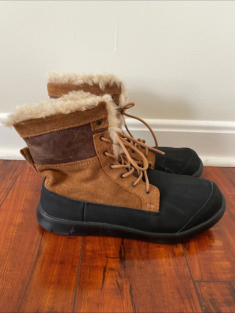 UGG Baxter Brown Lace Up Winter Boots